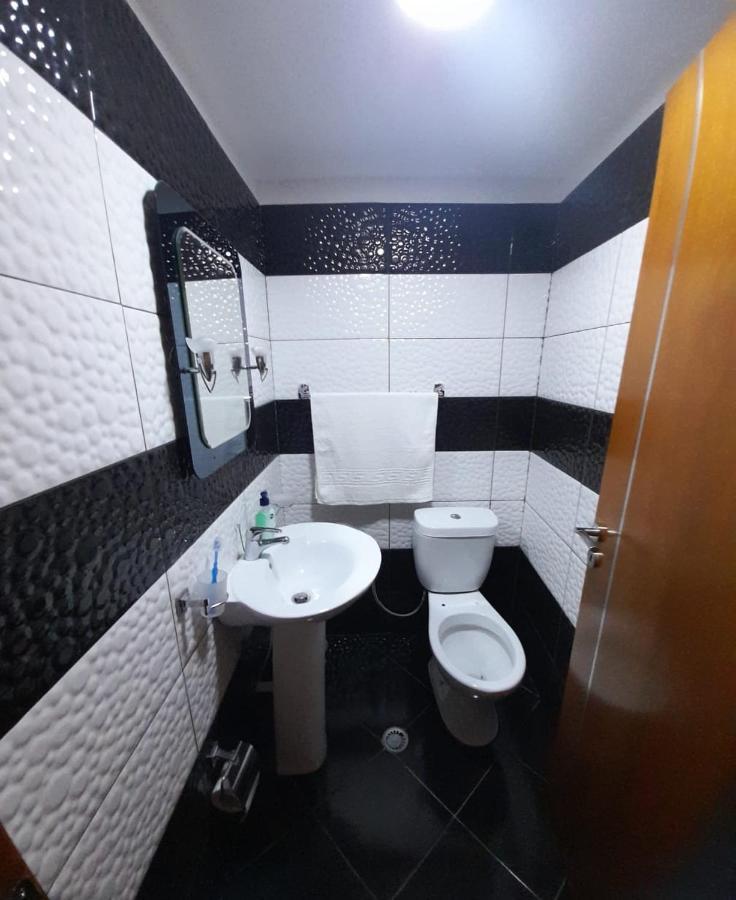 Gjirokastër Sokolli Guest House מראה חיצוני תמונה
