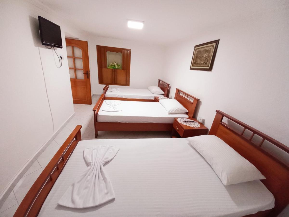 Gjirokastër Sokolli Guest House מראה חיצוני תמונה