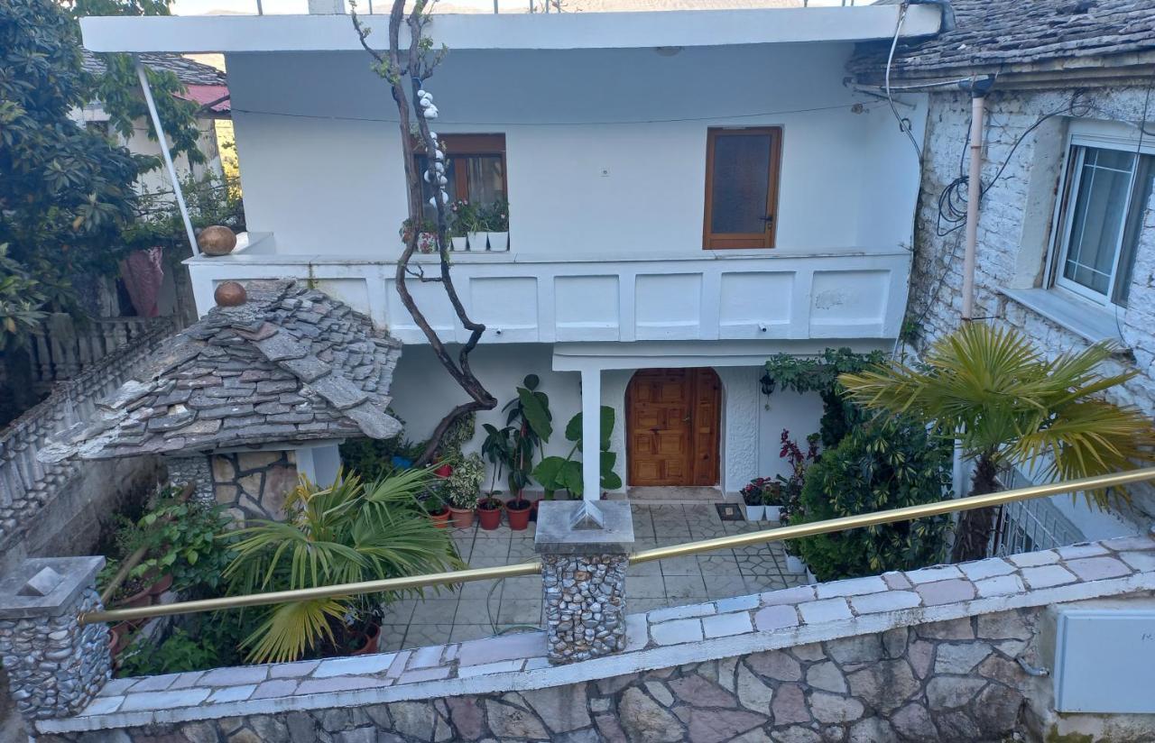 Gjirokastër Sokolli Guest House מראה חיצוני תמונה