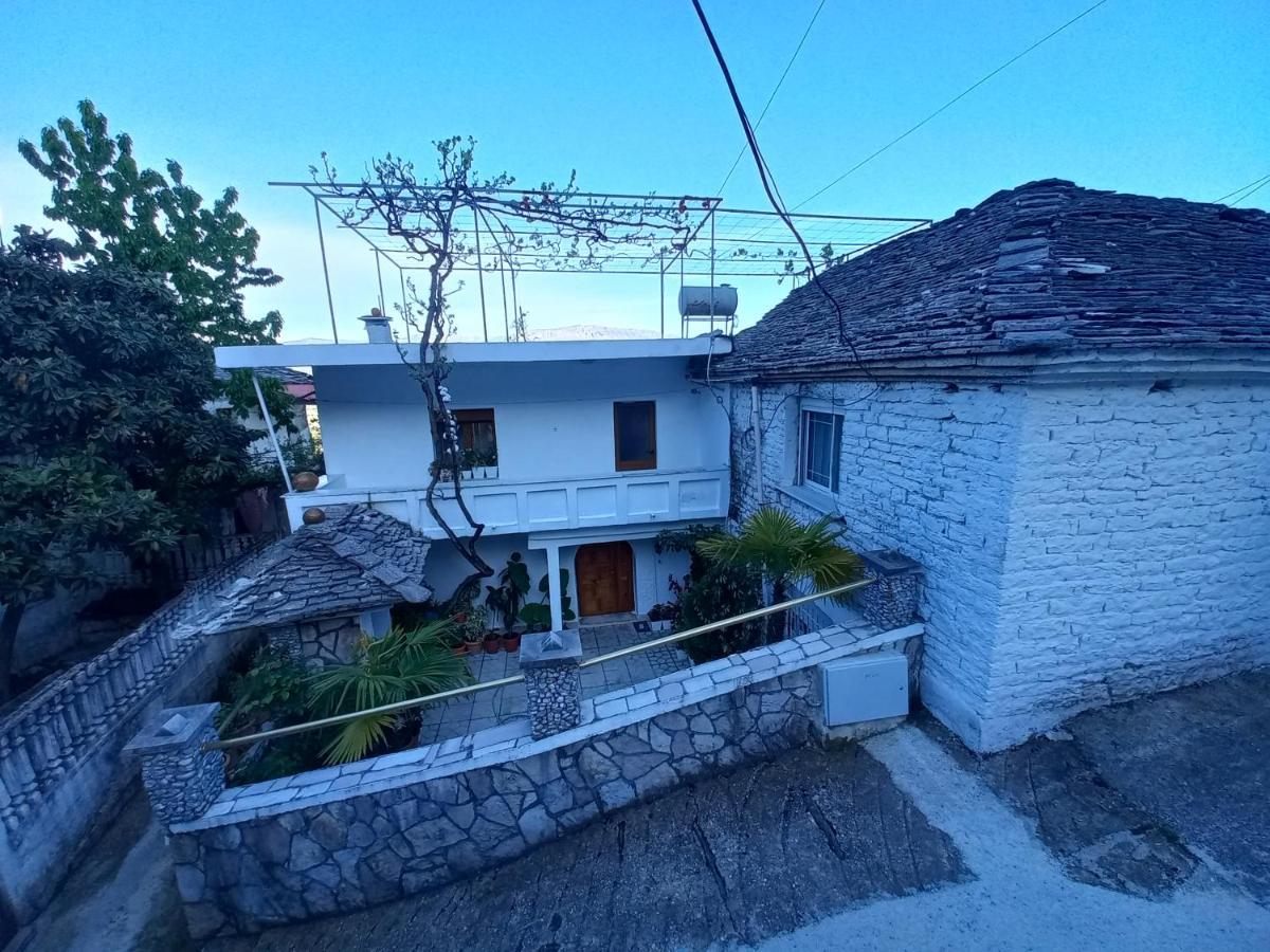 Gjirokastër Sokolli Guest House מראה חיצוני תמונה