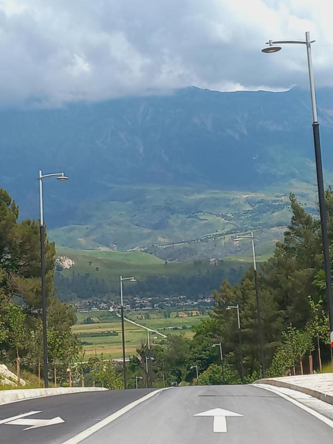 Gjirokastër Sokolli Guest House מראה חיצוני תמונה
