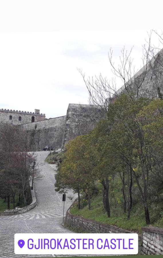 Gjirokastër Sokolli Guest House מראה חיצוני תמונה