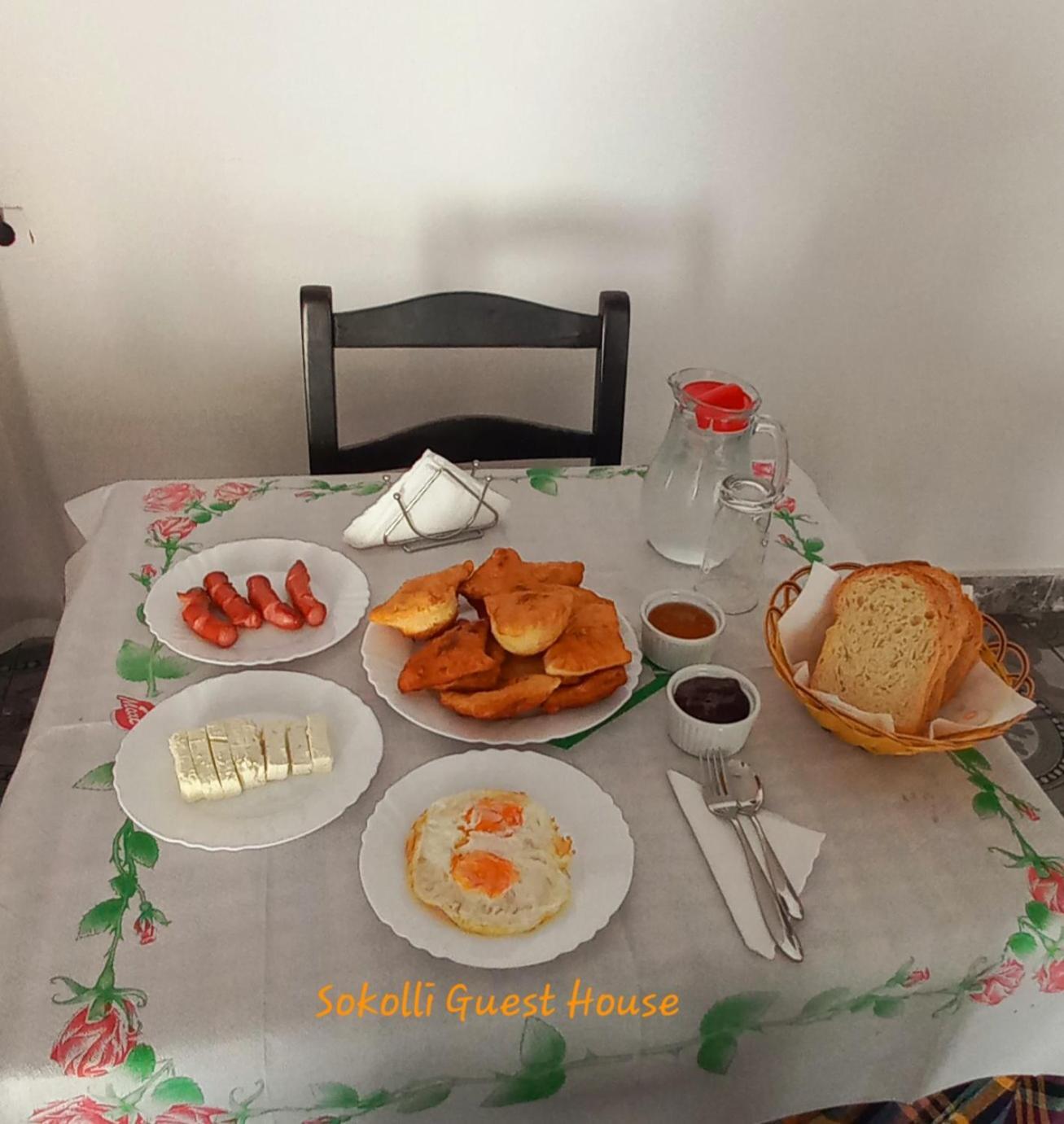 Gjirokastër Sokolli Guest House מראה חיצוני תמונה